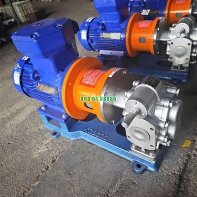 Máy bơm bánh răng KCB200 có động cơ 4kw áp suất 3.3 bar